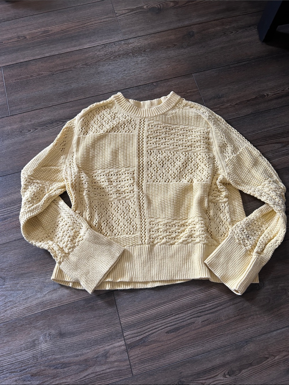 Abercrombie 100% Cotton Knit Yellow Pullover Sweater